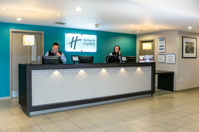 Holiday Inn Manchester Airport, An Ihg Hotel Экстерьер фото